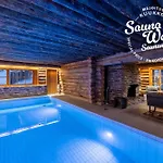 Kuukkeli Log Aurora- Secret Saariselkä