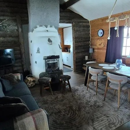 Kuukkeli Log Aurora- Secret Apartman