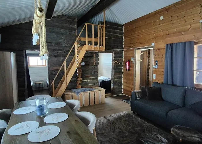 Kuukkeli Log Aurora- Secret Saariselka